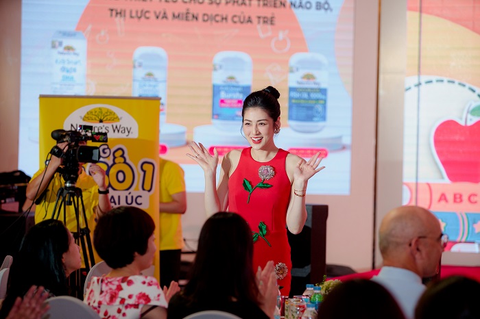 á hậu dương tú anh