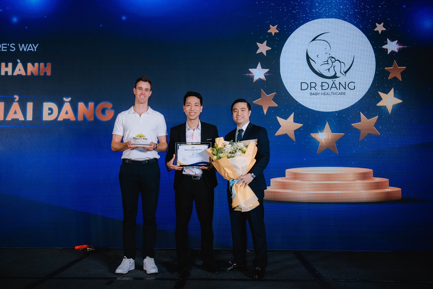 Vinh danh các đối tác chiến lược