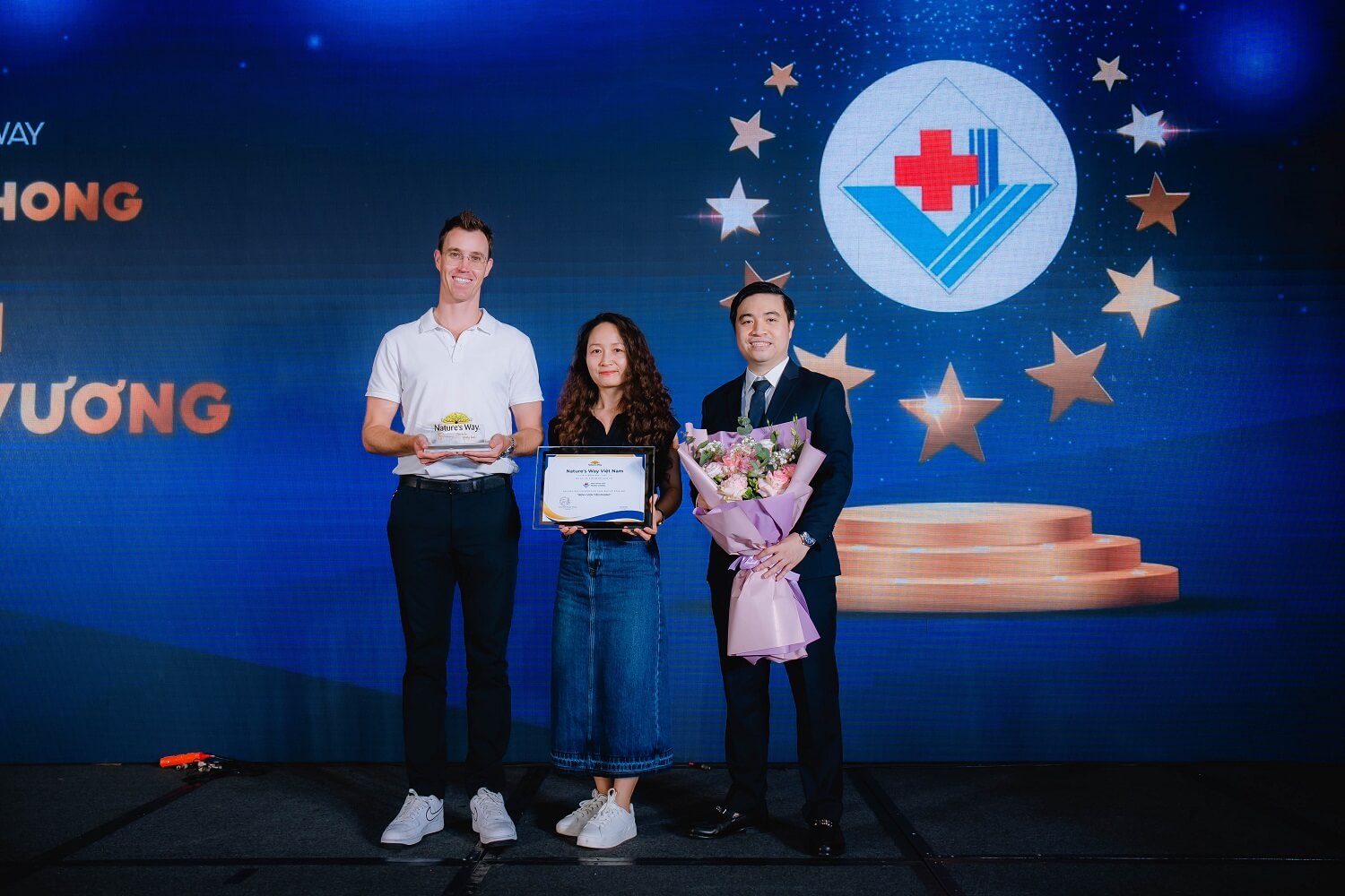 Vinh danh các đối tác chiến lược