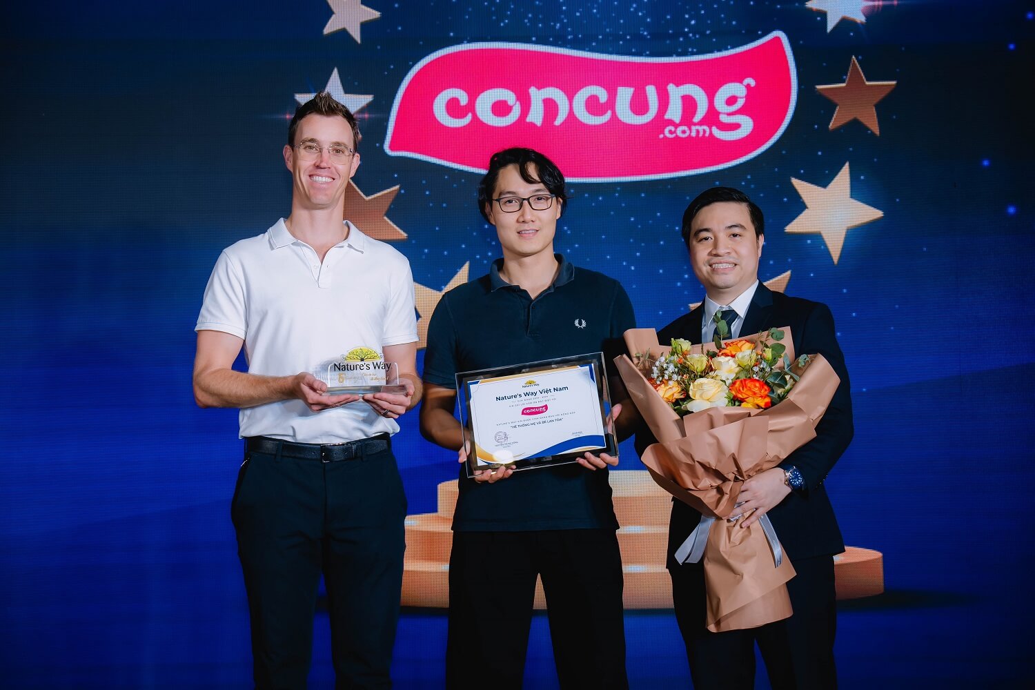 Vinh danh các đối tác chiến lược