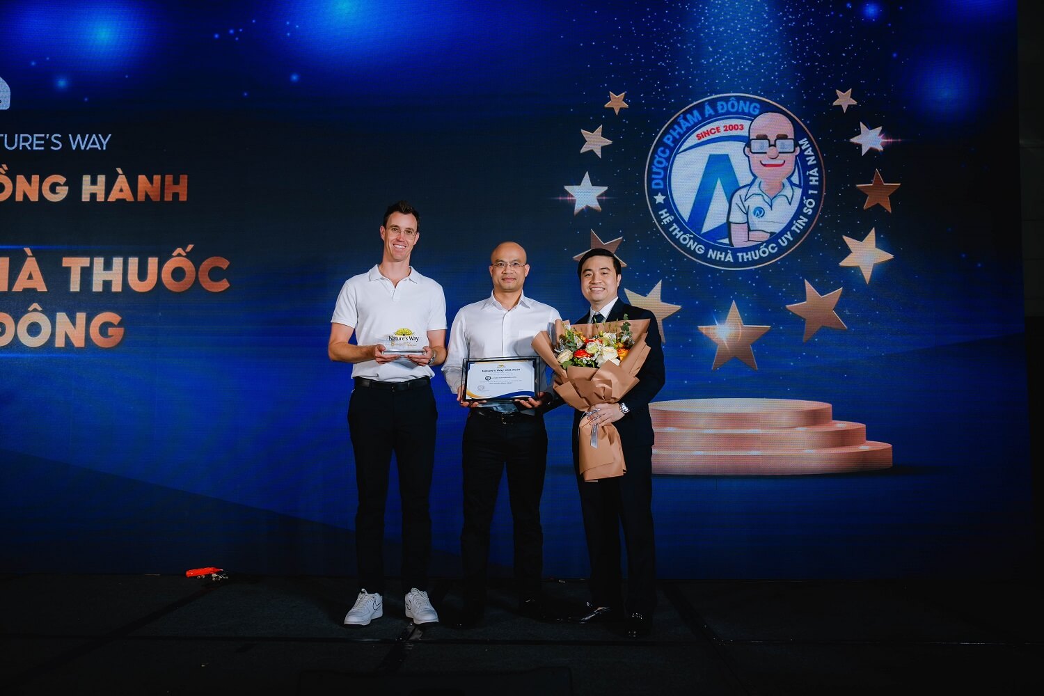 Vinh danh các đối tác chiến lược
