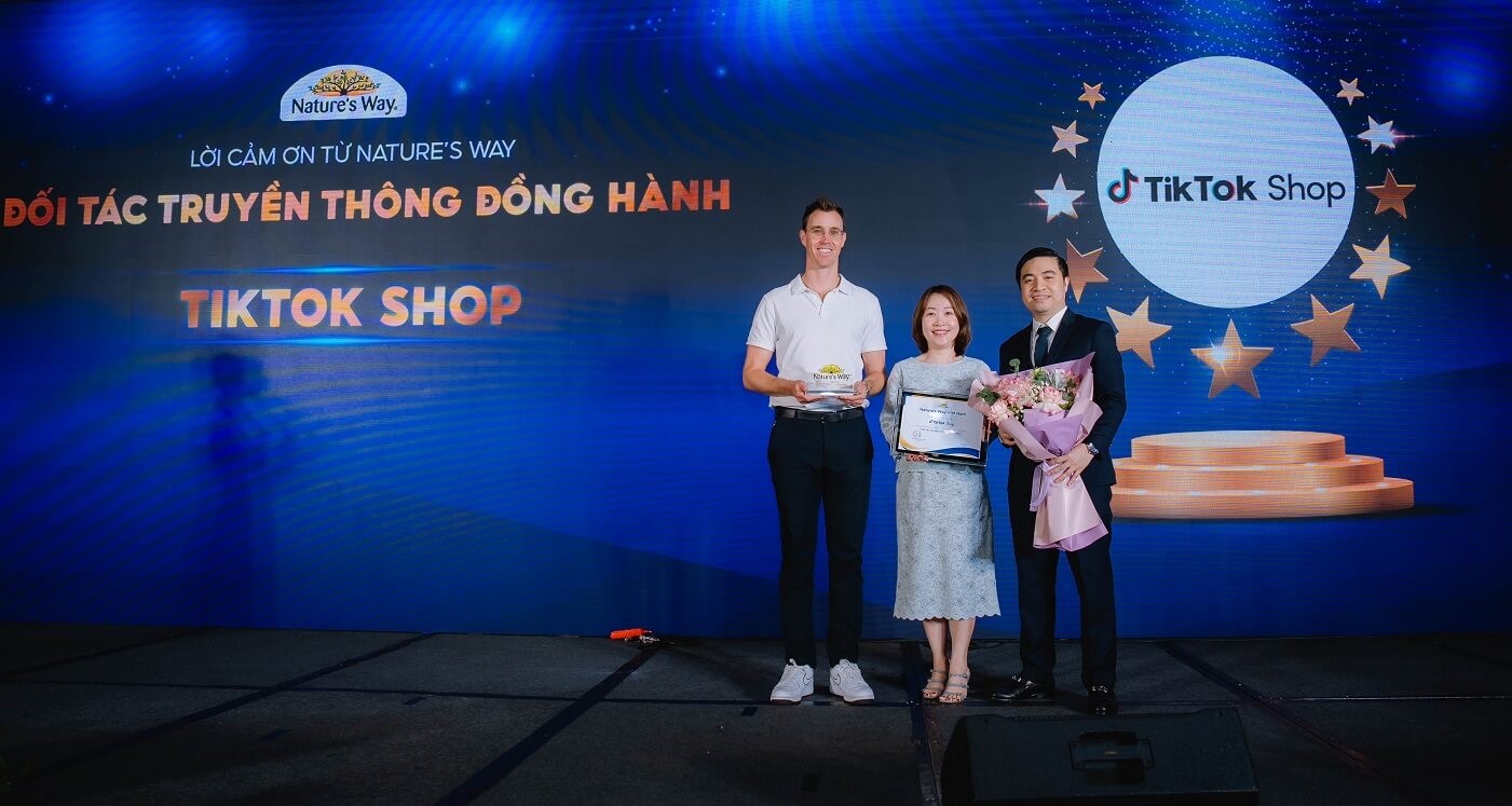 Vinh danh các đối tác chiến lược