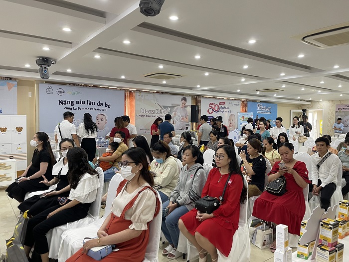 Hội thảo tiền sản do An Bé Bé tổ chức lần này được đánh giá là hội thảo tiền sản có quy mô và sự đầu tư lớn nhất Bạc Liêu 2023, thu hút được sự tham dự, chia sẻ của rất nhiều mẹ bầu, những chị em có dự định mang thai và cả những cả những 