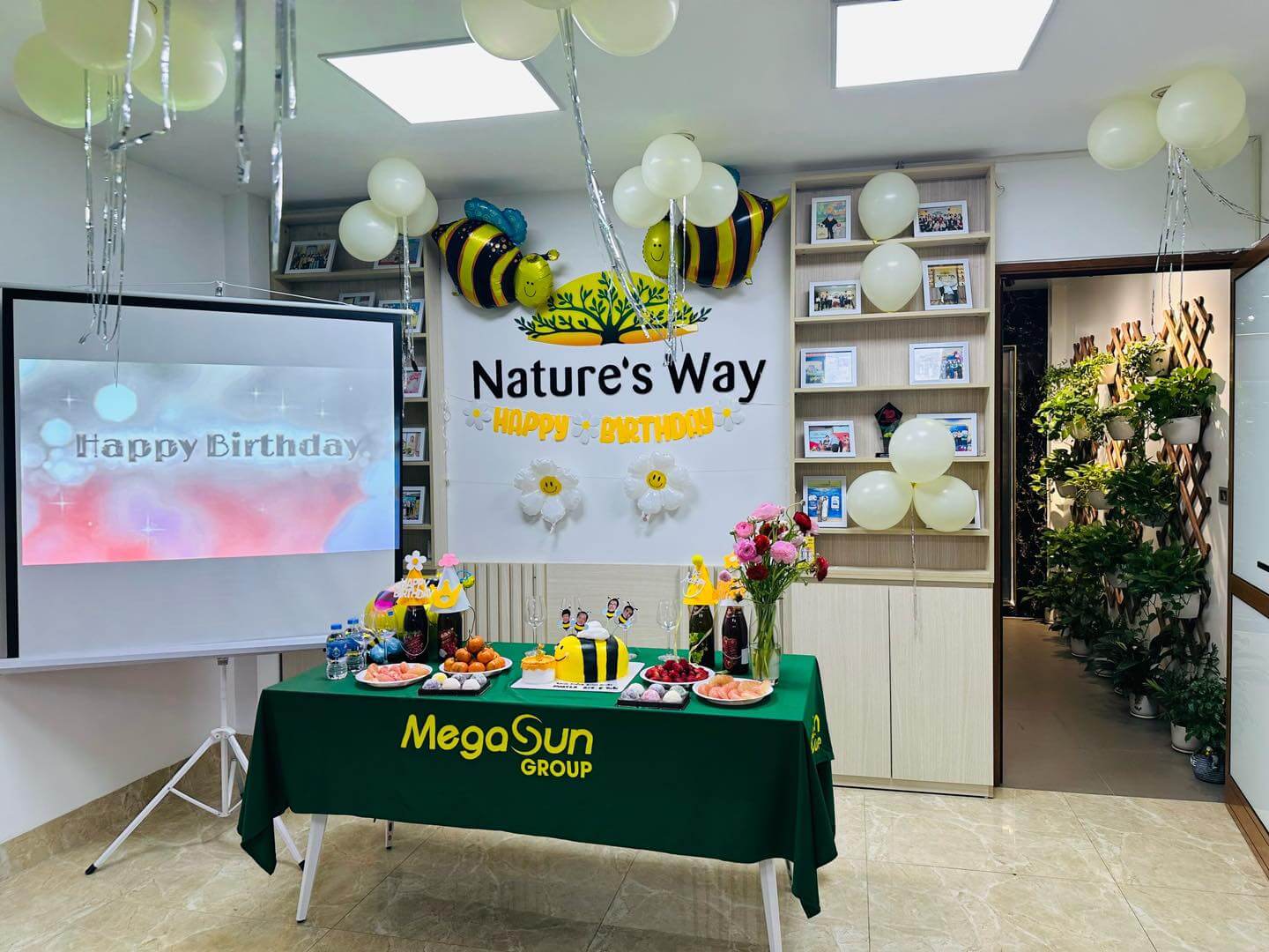 Chúc mừng sinh nhật Master Bee 5 tuổi