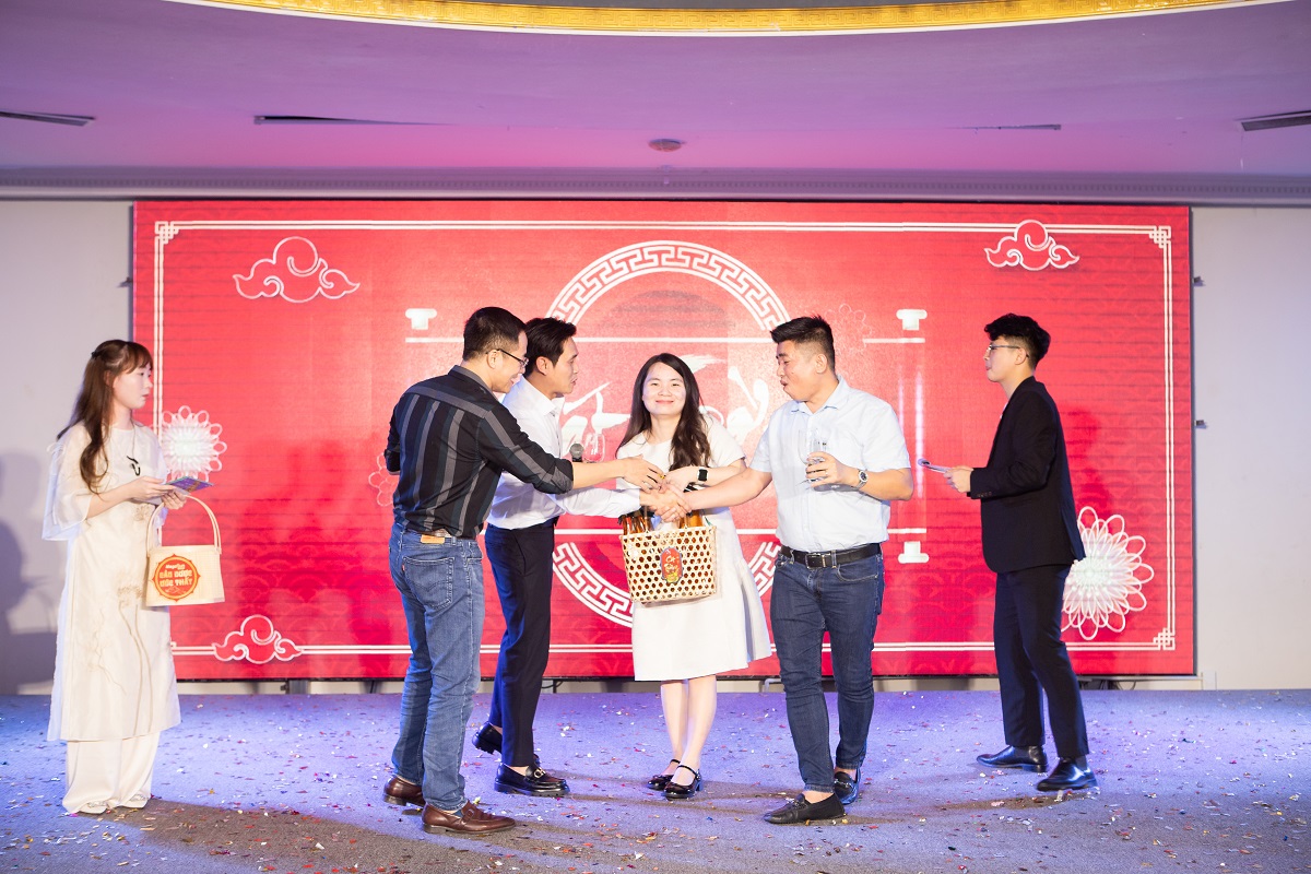 “Year End Party 2024” cháy hết mình cùng gia tộc Megasun Group